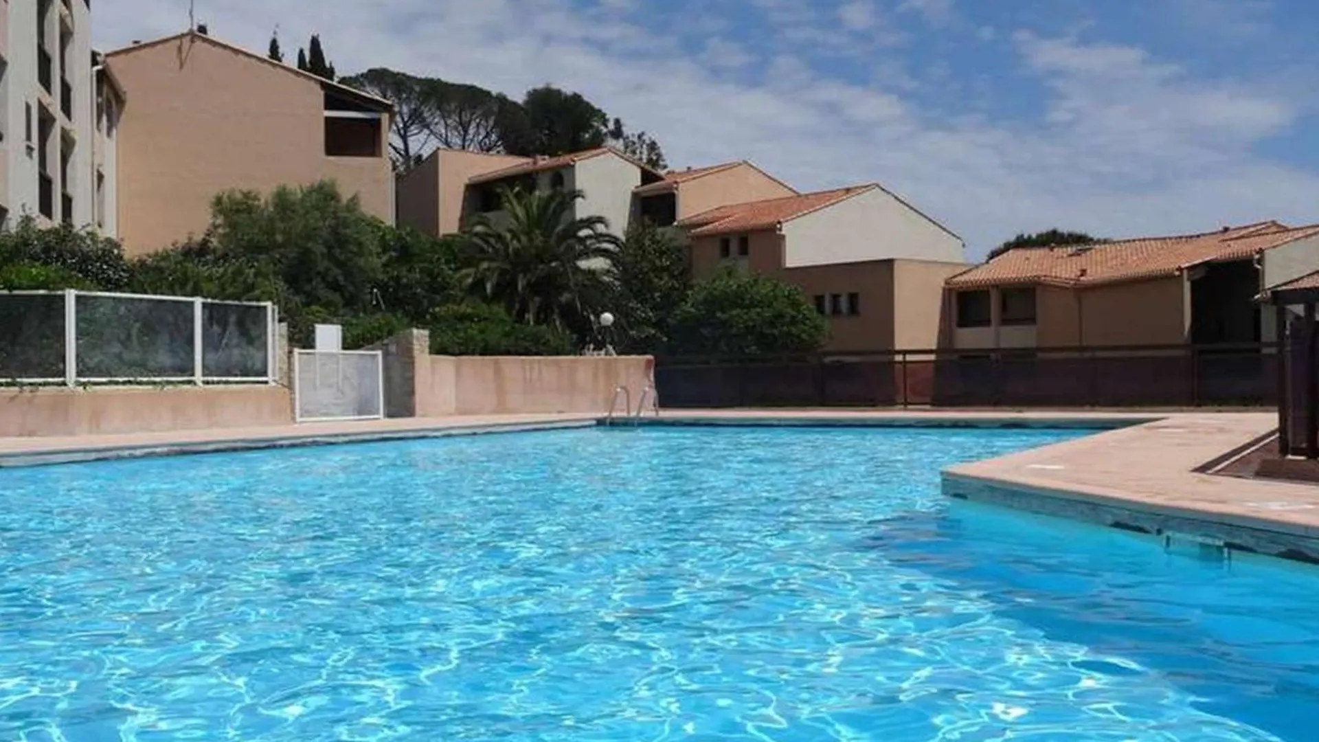 Confortable T2 Bis Aux Issambres Avec Terrasse Et Acces Piscine Et Tennis - Fr-1-768-109 Roquebrune-sur-Argens